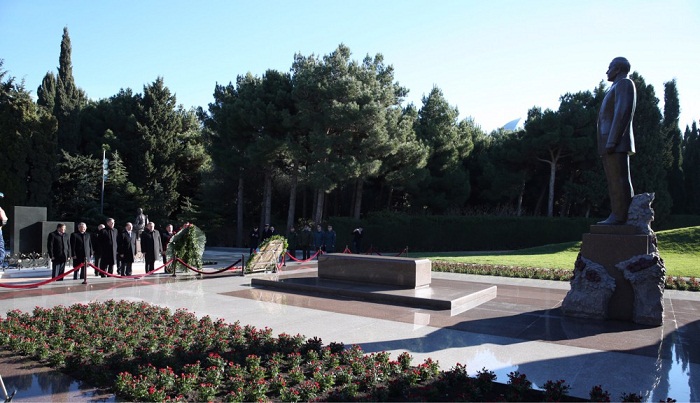 Ambassadors of CIS member countries to Azerbaijan pay respect to national leader Heydar Aliyev 